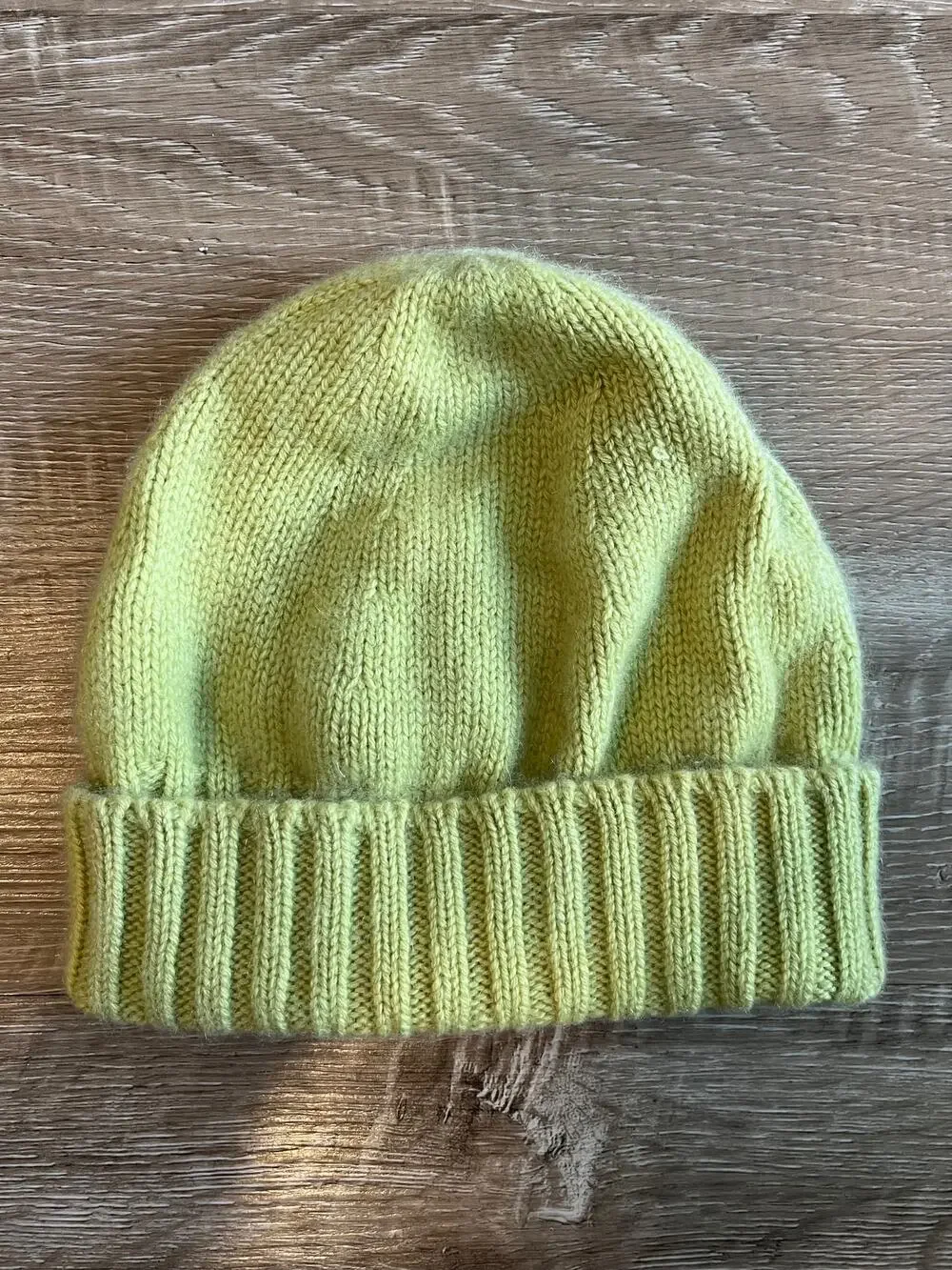 Banana Republic 100% Cashmere Beanie Chartreuse Lime Green Ribbed Cuff